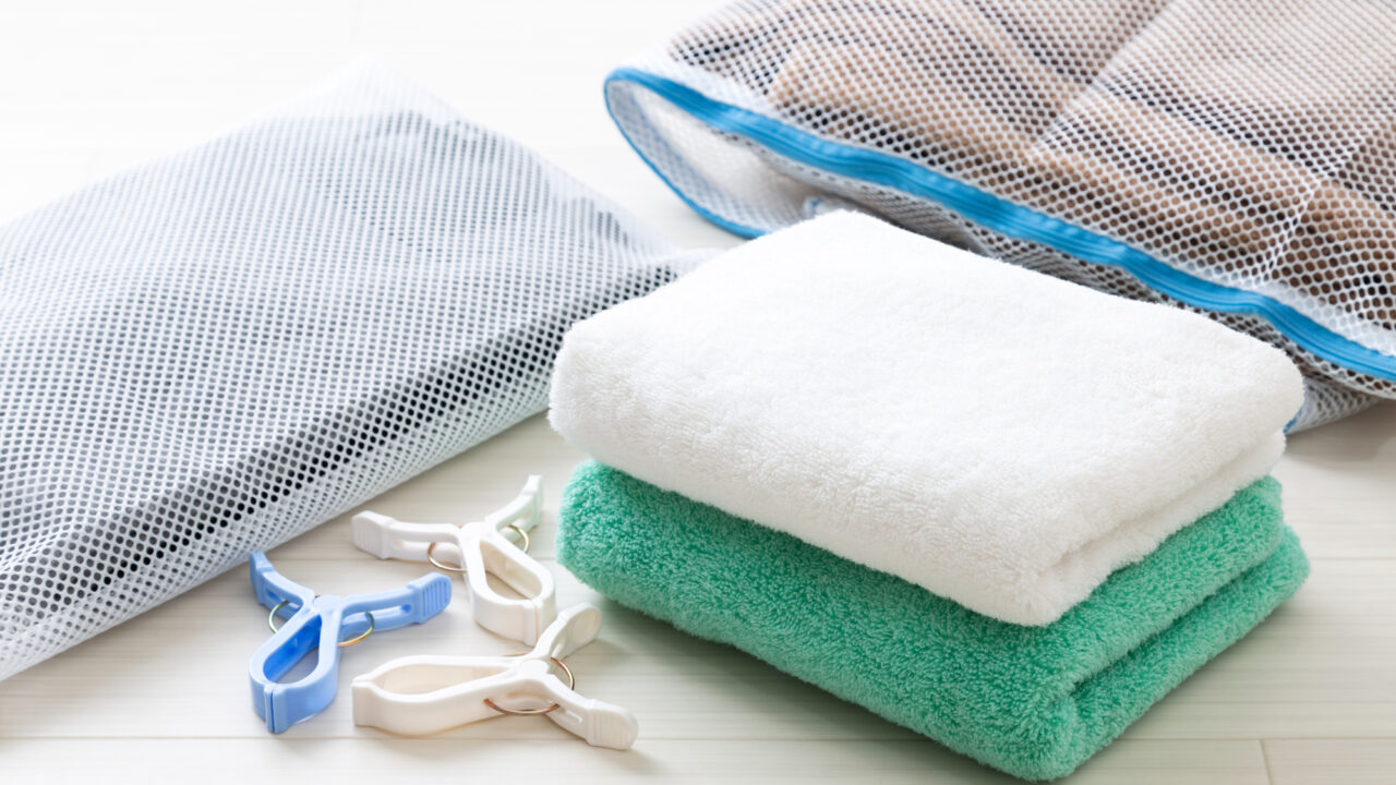 【衣類が長持ち】洗濯ネットの使い分けと選び方｜一人暮らしに必要な3種類と正しい使い方